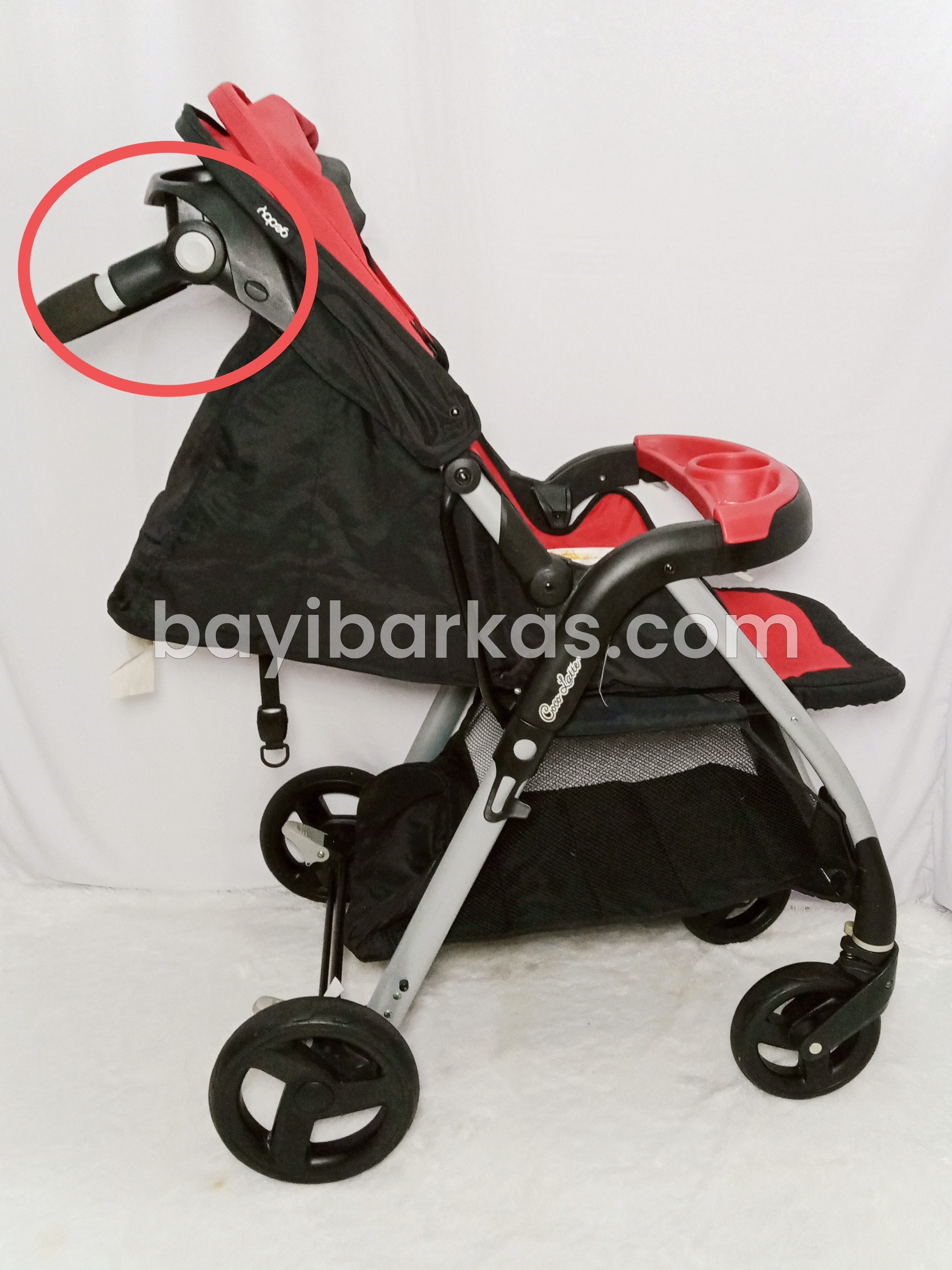 Stroller merk COCOLATTE "EMI" merah *Second (BP.ZFA)