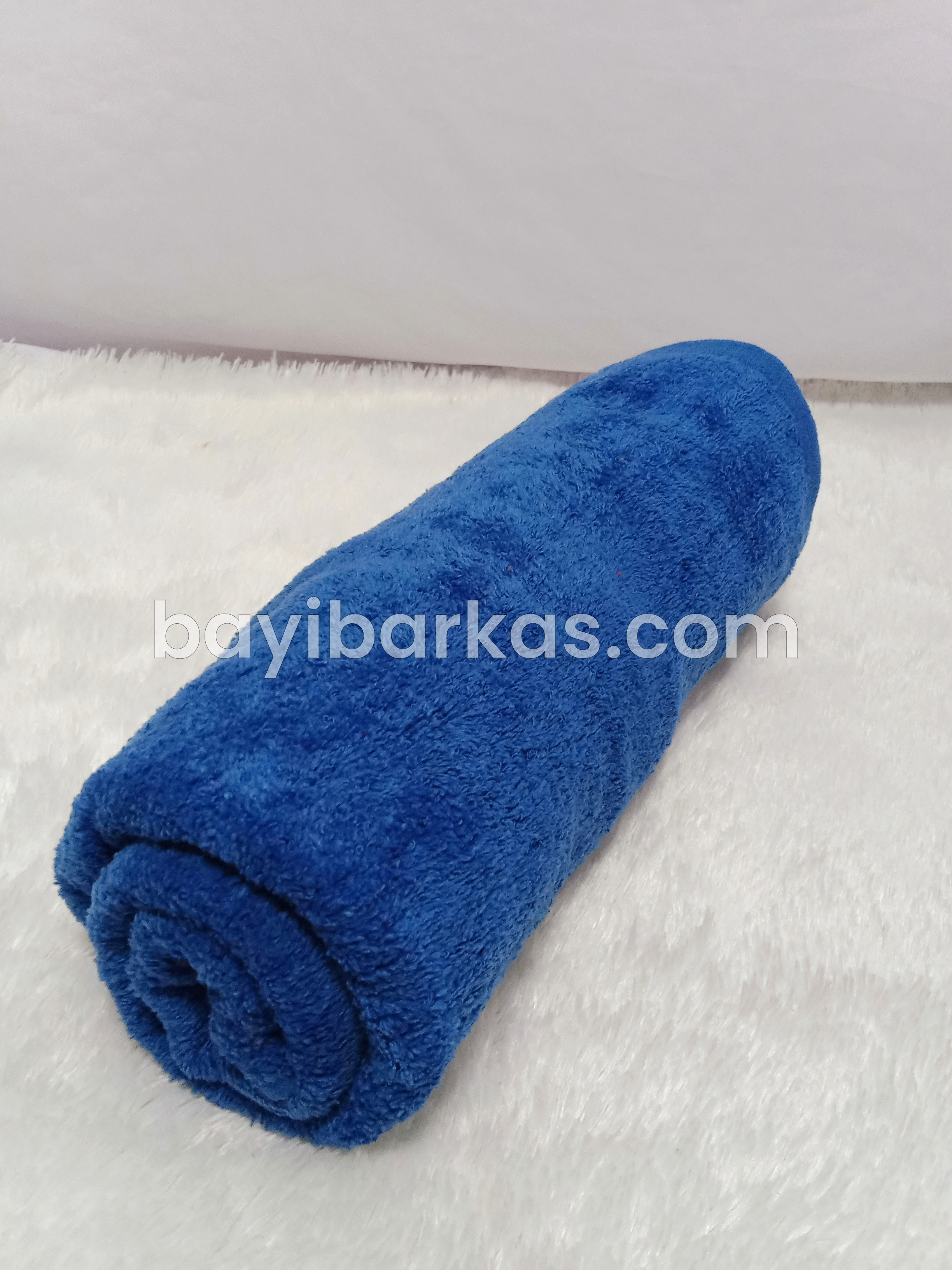 Handuk Tanggung  Dewasa merk MALBORO warna biru tua (EX-KADO)