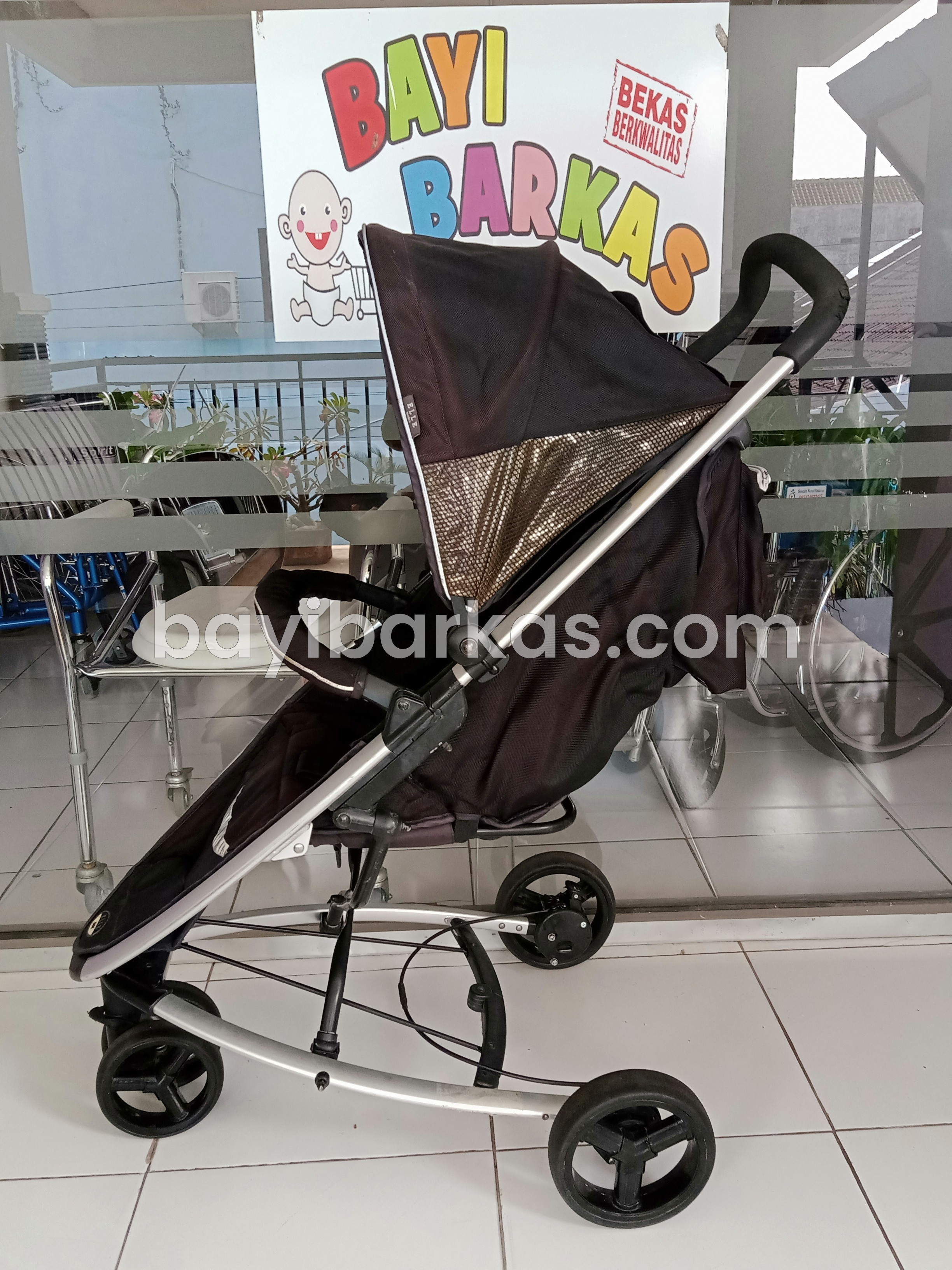 Stroller ELLE 'Infinite' Hitam *SCOND (BP. KA)