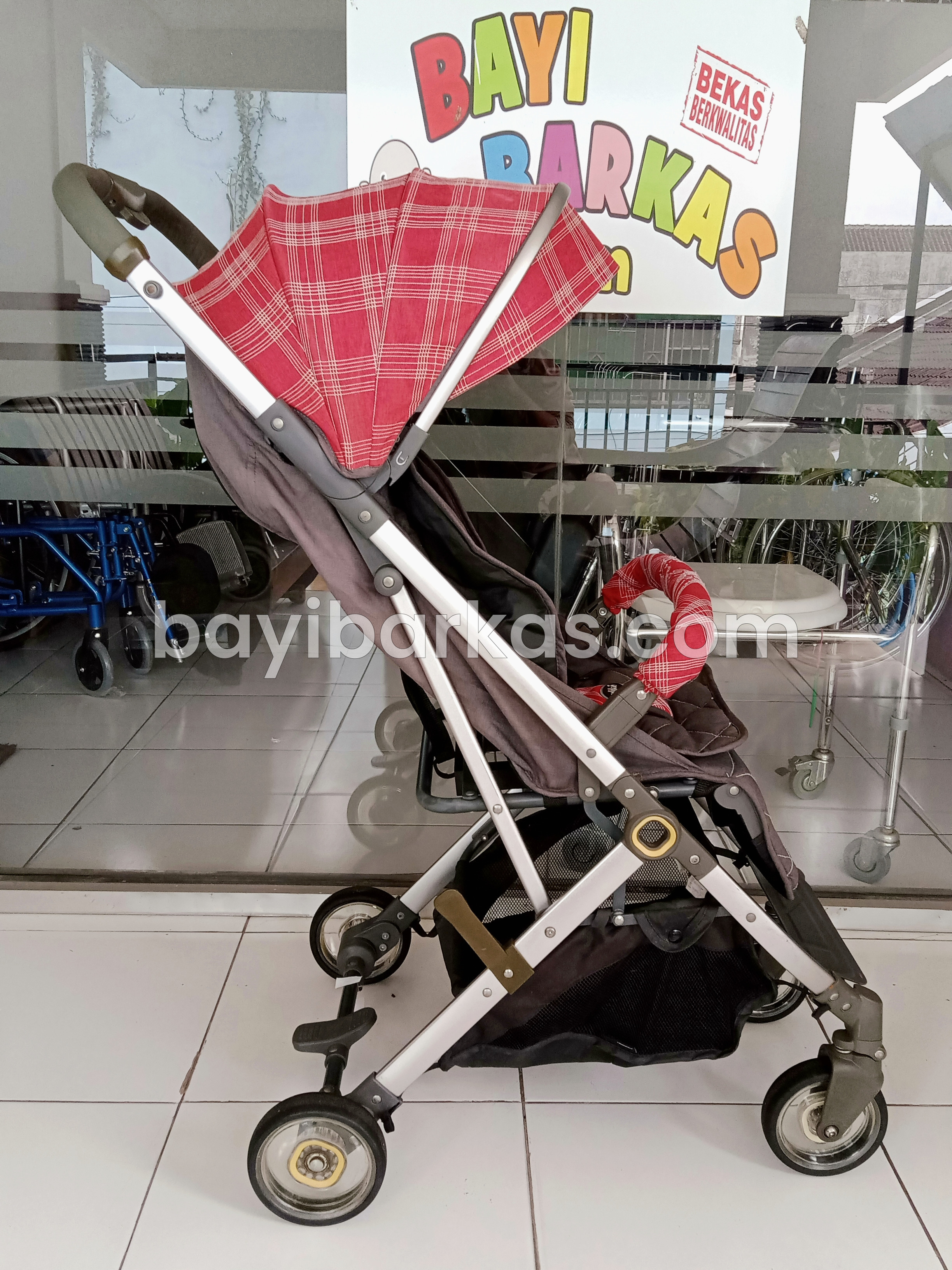 Stroller Koper Travelite merk PLIKO 'RIVERA' Merah *Second (BP. VA)